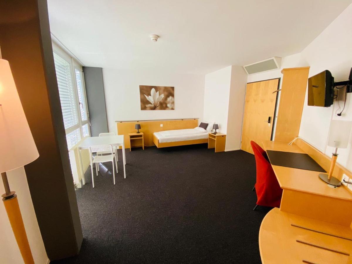 Work & Live Apartments Фрауенфелд Екстериор снимка